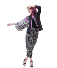 Load image into Gallery viewer, Batwing cardi purple
