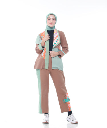 Loly Brown Outer